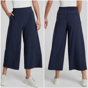 ATHLETA Brooklyn Wide Leg Crop Navy Summer City Travel Athletic Pants